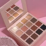 VEE BEAUTY NAKED EYESHADOW